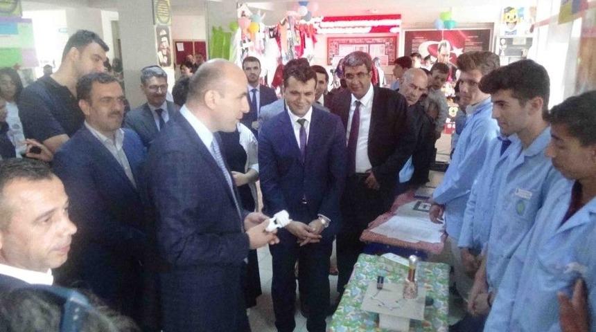 Kulp &Ccedil;ok Programlı Anadolu Lisesi&rsquo;nde T&uuml;bitak 4006 Bilim Fuarı A&ccedil;ılışı Yapıldı