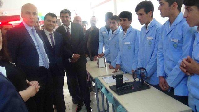 Kulp &Ccedil;ok Programlı Anadolu Lisesi&rsquo;nde T&uuml;bitak 4006 Bilim Fuarı A&ccedil;ılışı Yapıldı 1