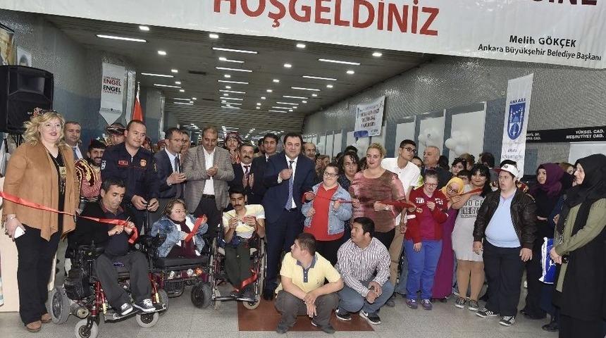 Engellilerden "resim Ve El Sanatları Sergisi"
