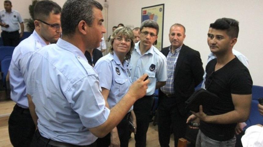Zabıtaya &Ccedil;evik Kuvvetten Biber Gazı Eğitimi