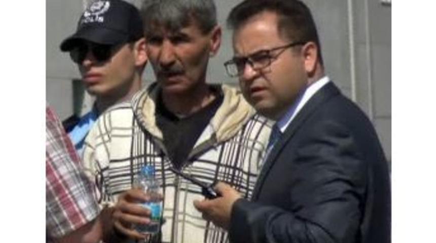 Başsavcının &Ouml;l&uuml;m&uuml;ne Neden Olan Kamyon Şof&ouml;r&uuml; G&ouml;zaltına Alınırken G&ouml;r&uuml;nt&uuml;lendi