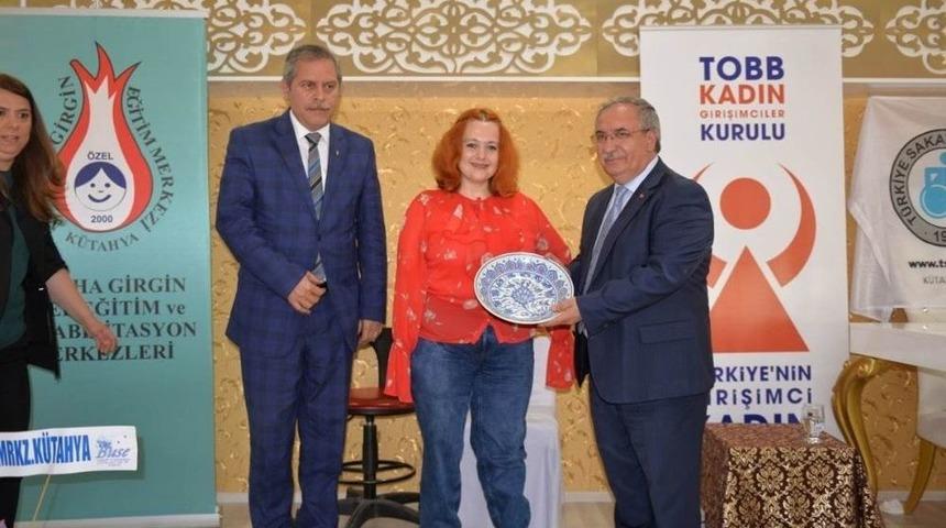 Psikolog-yazar İlknur Peder: Hayata Umutlu Bakıp, M&uuml;cadele Etmeliyiz