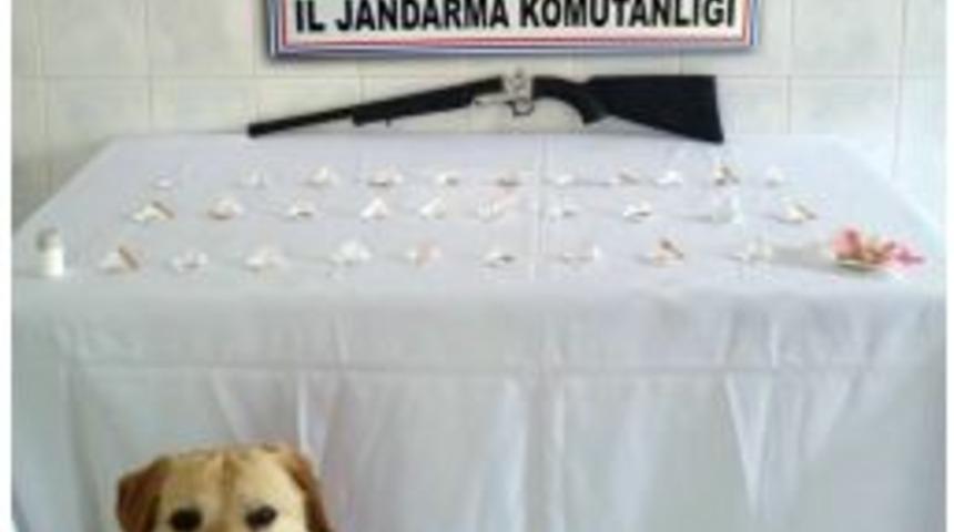 Jandarma 3 Eve Yaptığı Baskında Eroin Ele Ge&ccedil;irdi