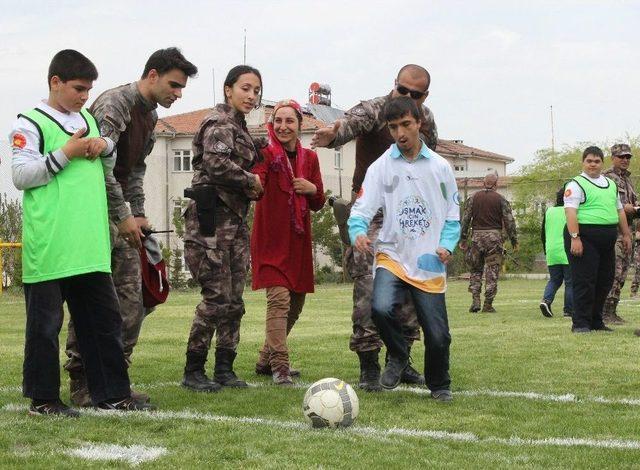 &Ouml;zel &Ccedil;ocuklar, &Ouml;zel Harekat&ccedil;ılarla Buluştu 3