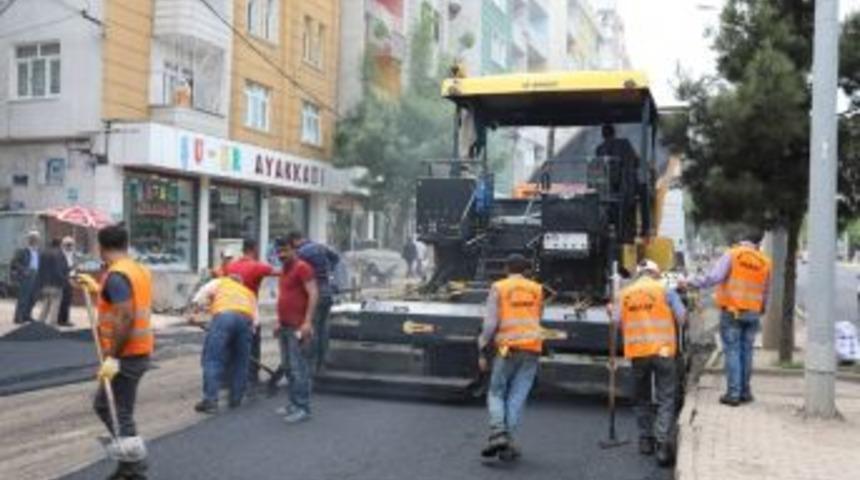 Diyarbakır&rsquo;da Caddeler Asfaltlanıyor
