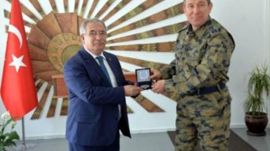 Vali&rsquo;den Komutan&rsquo;a &rsquo;hayırlı Olsun&rsquo; Ziyareti