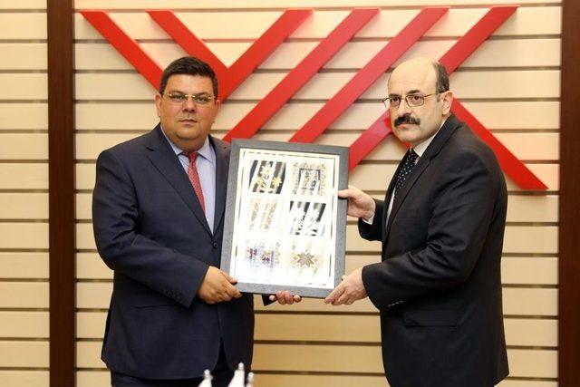 Y&ouml;k Başkanı Sara&ccedil;, Kktc Milli Eğitim Ve K&uuml;lt&uuml;r Bakanı Berova İle Bir Araya Geldi 1