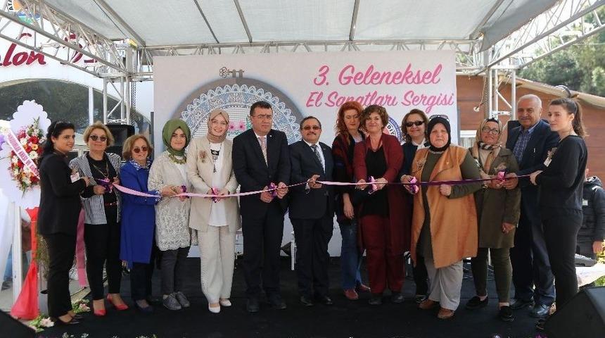 Atakum&rsquo;da Kadınlar El Emeklerini Sergiledi