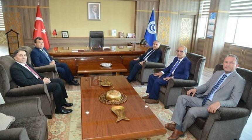 Y&ouml;k Başkan Vekili Prof. Dr. Hasan Mandal Uşak&rsquo;ta