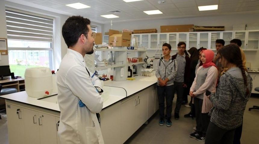 Liselilerden &Uuml;niversiteye Teknik Gezi