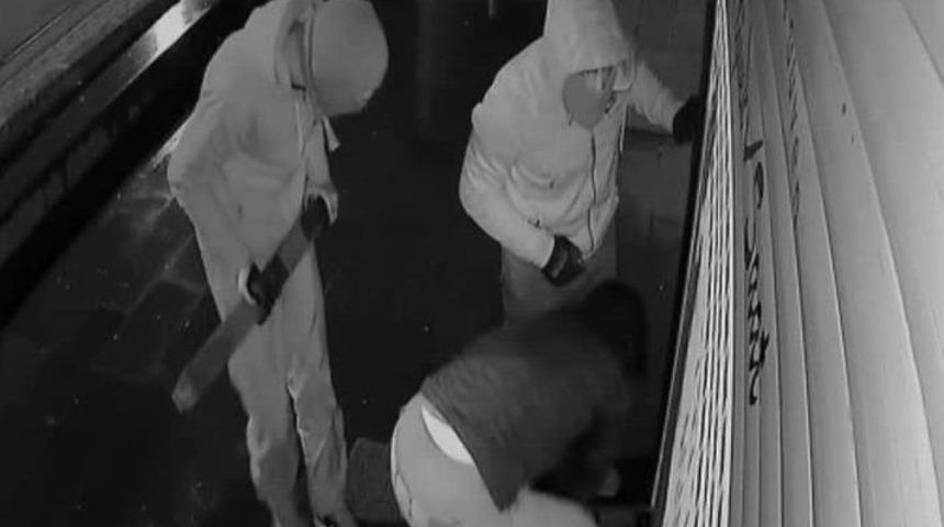 (&ouml;zel Haber)beşiktaş&rsquo;ta L&uuml;ks Saat&ccedil;i Soygunu Kamerada