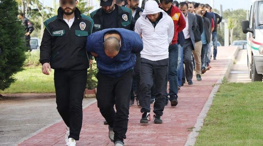 Kocaeli&rsquo;de 21 Uyuşturucu Satıcısı Adliyeye Sevk Edildi