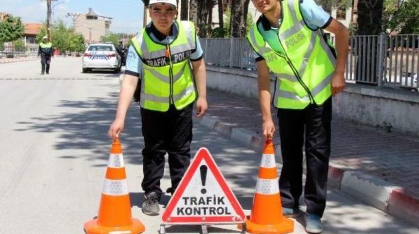 Engelliler Bir G&uuml;nl&uuml;k Polis Oldu