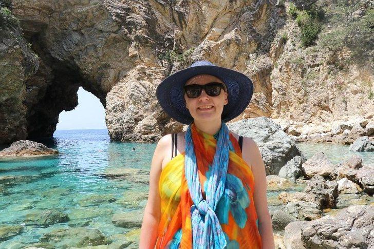 Çilek Seraları Ve Meyve Bahçeleri Turistlere Açıldı G4