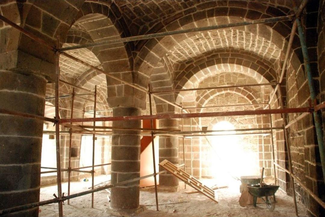 (&ouml;zel Haber) Bitlis&rsquo;teki Vakıf Eserleri B&uuml;y&uuml;k Bir Titizlilikle Onarılıyor