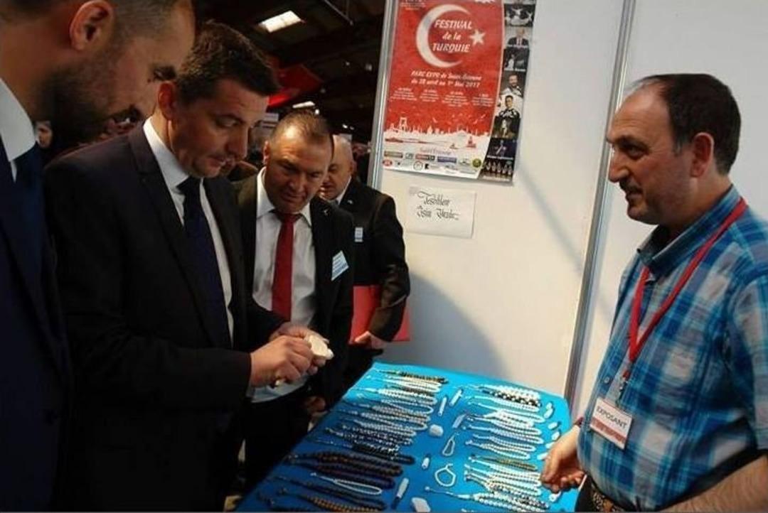 Bel&ccedil;ikalı Belediye Başkanı Gael Perdriau L&uuml;letaşı İşledi