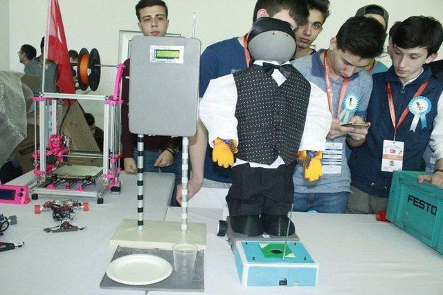 Öğrencilerin Geliştirdiği Robotlar Konya’da Sergileniyor