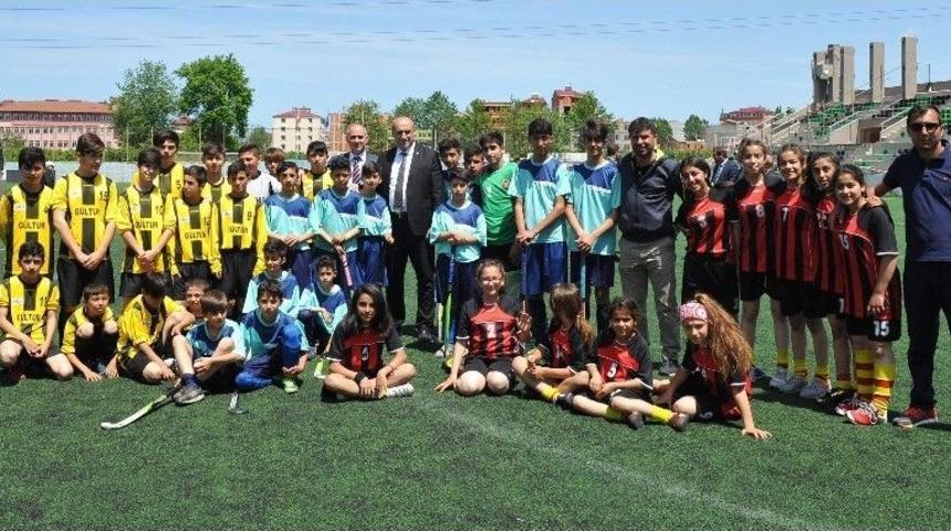 Trabzon&rsquo;da Okulsporları Hokey Yıldızlar Grup M&uuml;sabakaları Sona Erdi