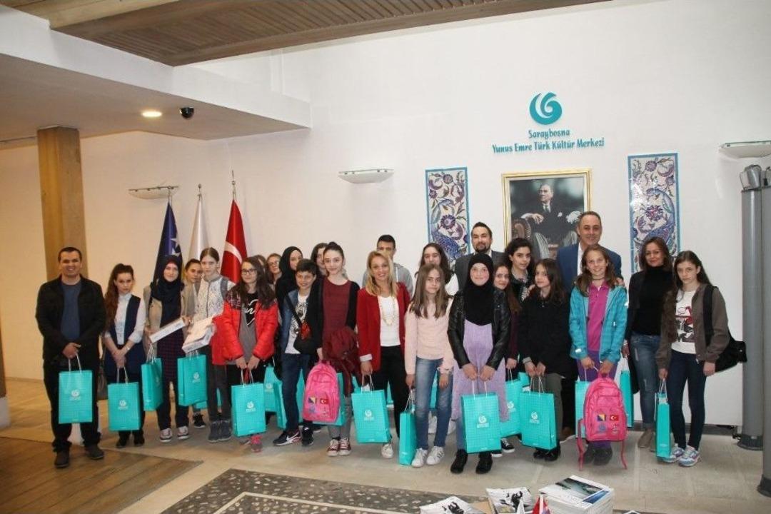 Onikişubat Belediyesi 7 Bin Bosna&rsquo;lı &Ouml;ğrenciyi Sevindirdi