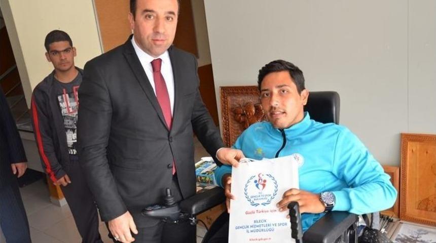 T&uuml;rkiye Şampiyonu Halterciler &Ouml;d&uuml;llendirildi