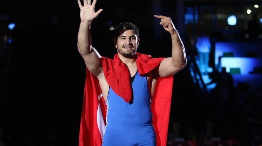 Avrupa&rsquo;nın &Uuml;&ccedil; Başpehlivanı Da T&uuml;rkiye&rsquo;den