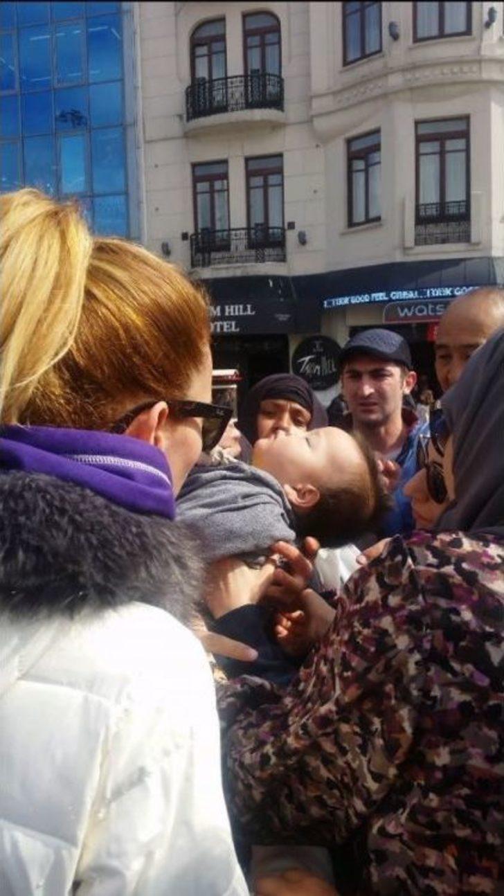 (özel Haber) Taksim’de Bebeğin Dili Boğazına Kaçtı, Ortalık Karıştı G5