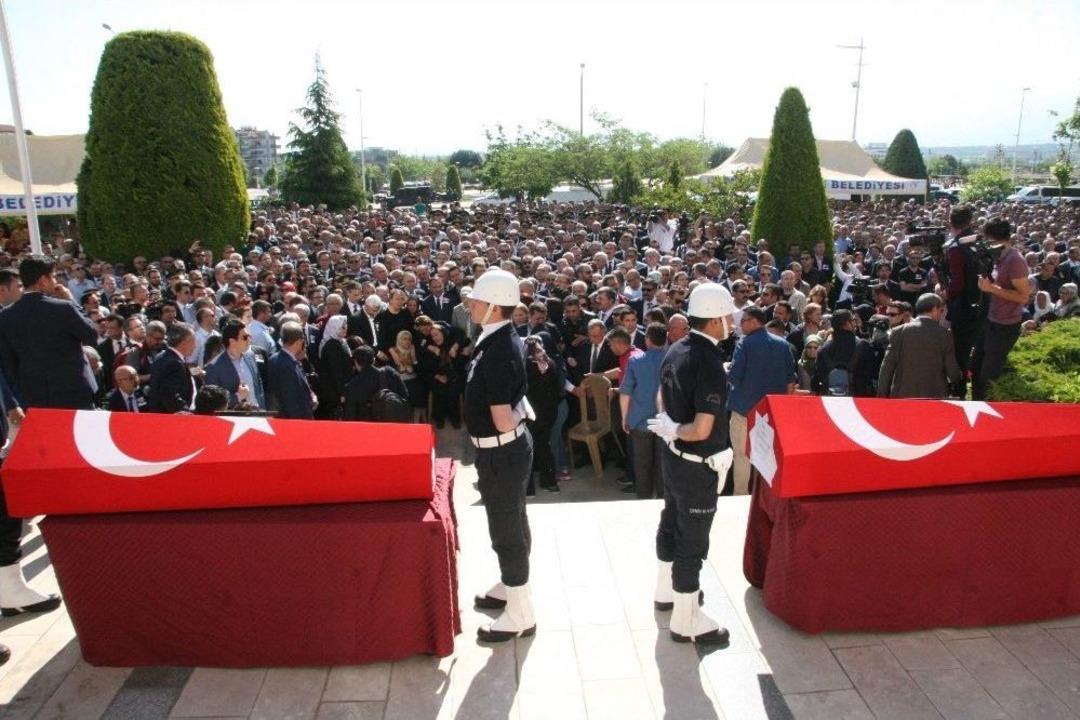 Başsavcı Alper Ve Makam Şof&ouml;r&uuml; Akşehirli&rsquo;ye G&ouml;z&uuml; Yaşlı Veda