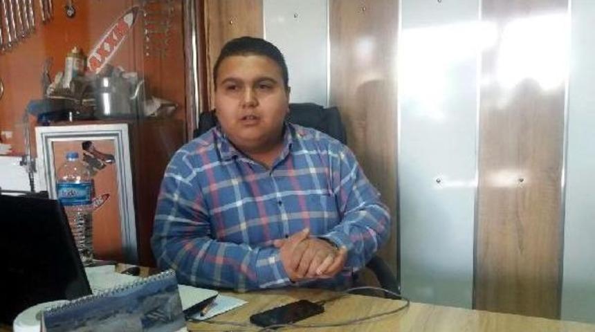 Tır'ın Şişirilen Lastiğinin Patlama Anı Kamerada