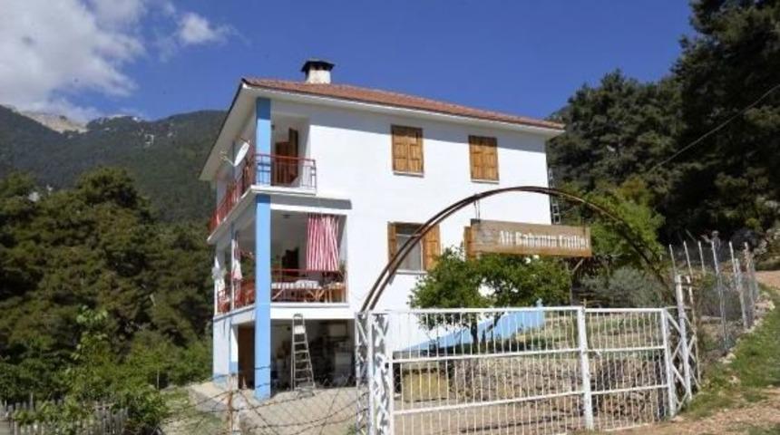 &Ccedil;evreci B&uuml;y&uuml;knohut&ccedil;u &Ccedil;ifti Cinayetinin Ş&uuml;phelisi G&ouml;zaltında (2)