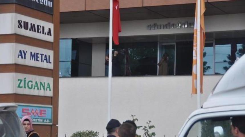 Trabzon'da Mobilya Fabrikası Yandı (2)