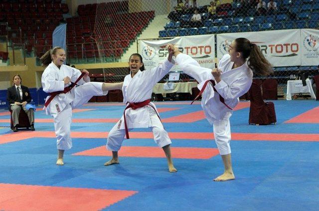 T&uuml;rkiye Kul&uuml;pler Karate Şampiyonası, Fethiye&rsquo;de Yapılacak 1