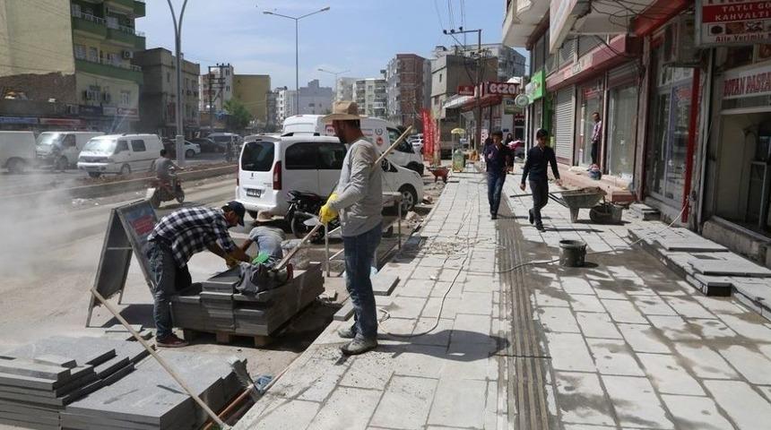 Cizre Belediyesi Kaldırım Yenileme Ve Genişletme &Ccedil;alışması Başlattı