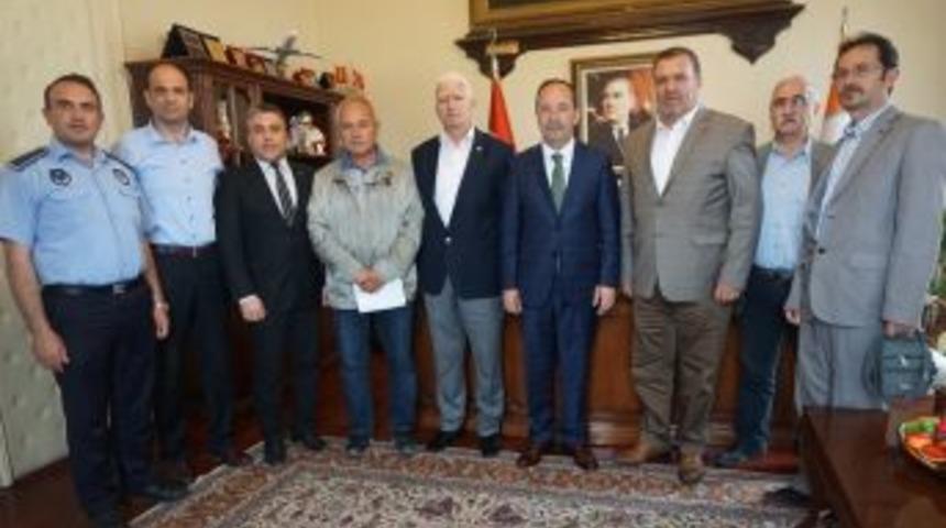 Emek&ccedil;i Başkana, Emek&ccedil;ilerden Teşekk&uuml;r