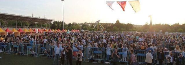 Gaün’de Ses Yarışması Düzenlendi 1