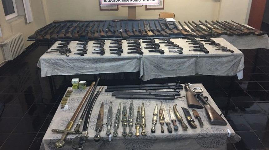 Köy Evinden Cephanelik Çıktı