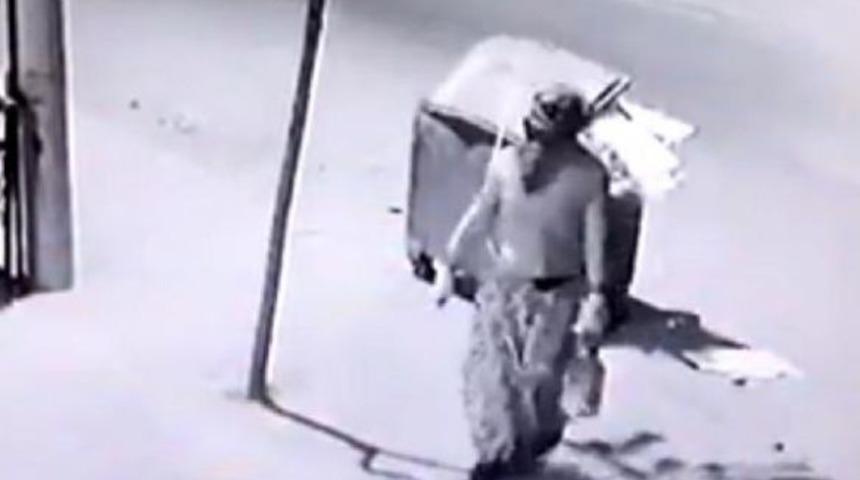 Etek Ve Baş&ouml;rt&uuml;l&uuml; Kundak&ccedil;ı Kamerada