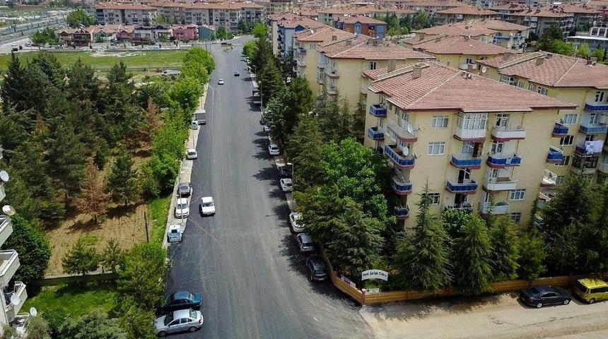 B&uuml;y&uuml;kşehir Belediyesi 2.3 Kilometrelik Asfalt &Ccedil;alışması Yaptı