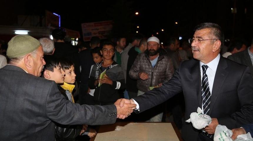 Niğde Belediyesi 20 Bin Adet Kandil Simidi Dağıttı