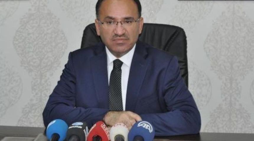 Kazada &Ouml;len Başsavcı Alper Ve Şof&ouml;r&uuml; I&ccedil;in Adliyede T&ouml;ren (3)