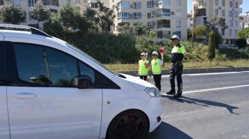 &Ccedil;ocuklardan Trafikte Yaşam Dersi