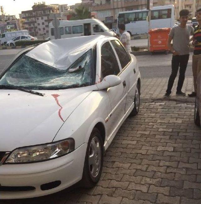6'ncı Kattan Otomobilin Üzerine Düşüp Ağır Yaralandı