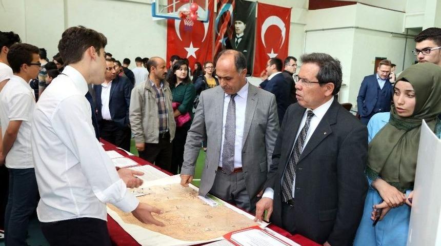 Yozgat&rsquo;ta &Ouml;ğrenciler Bilim Fuarında H&uuml;nerlerini Sergiledi