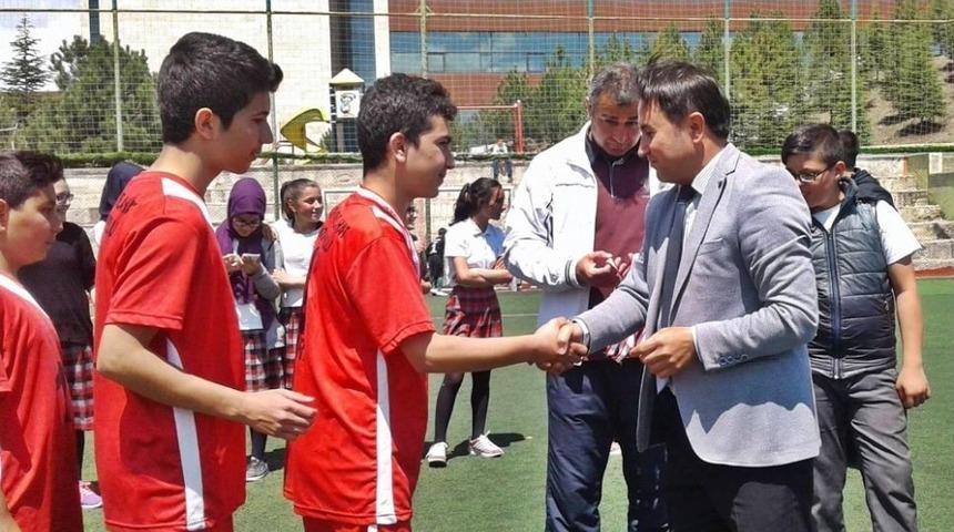 Sungurlu&rsquo;da Yıldızlar Futbol M&uuml;sabakaları