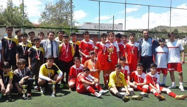 Sungurlu’da Yıldızlar Futbol Müsabakaları