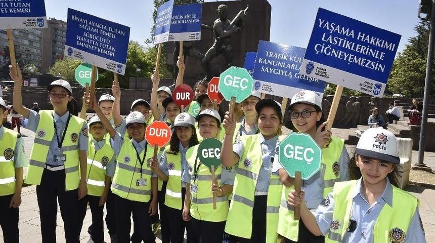 &Ccedil;ocuk Meclisi &Uuml;yelerinin Trafik Denetimi