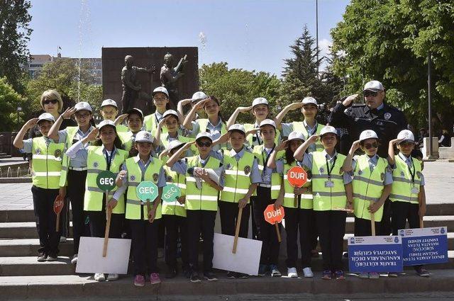 Çocuk Meclisi Üyelerinin Trafik Denetimi