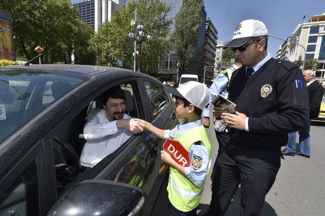 Çocuk Meclisi Üyelerinin Trafik Denetimi