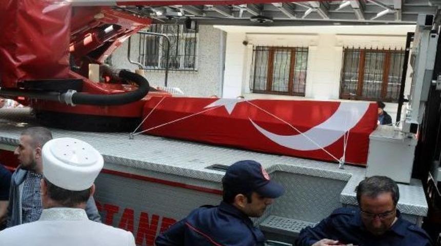 Tır Yangınında Yaralanan Itfaiye Grup Amiri Hayatını Kaybetti