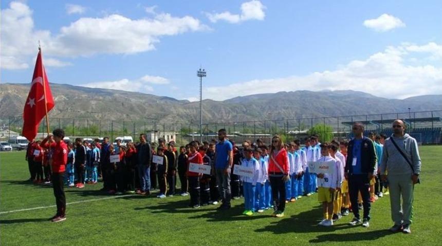 Okul Sporları Futbol Yarı Final M&uuml;sabakaları Başladı