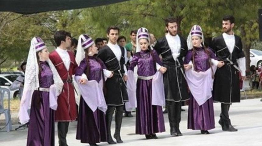 Saruhanlı&rsquo;da Geleneksel Kafkas Şenliği